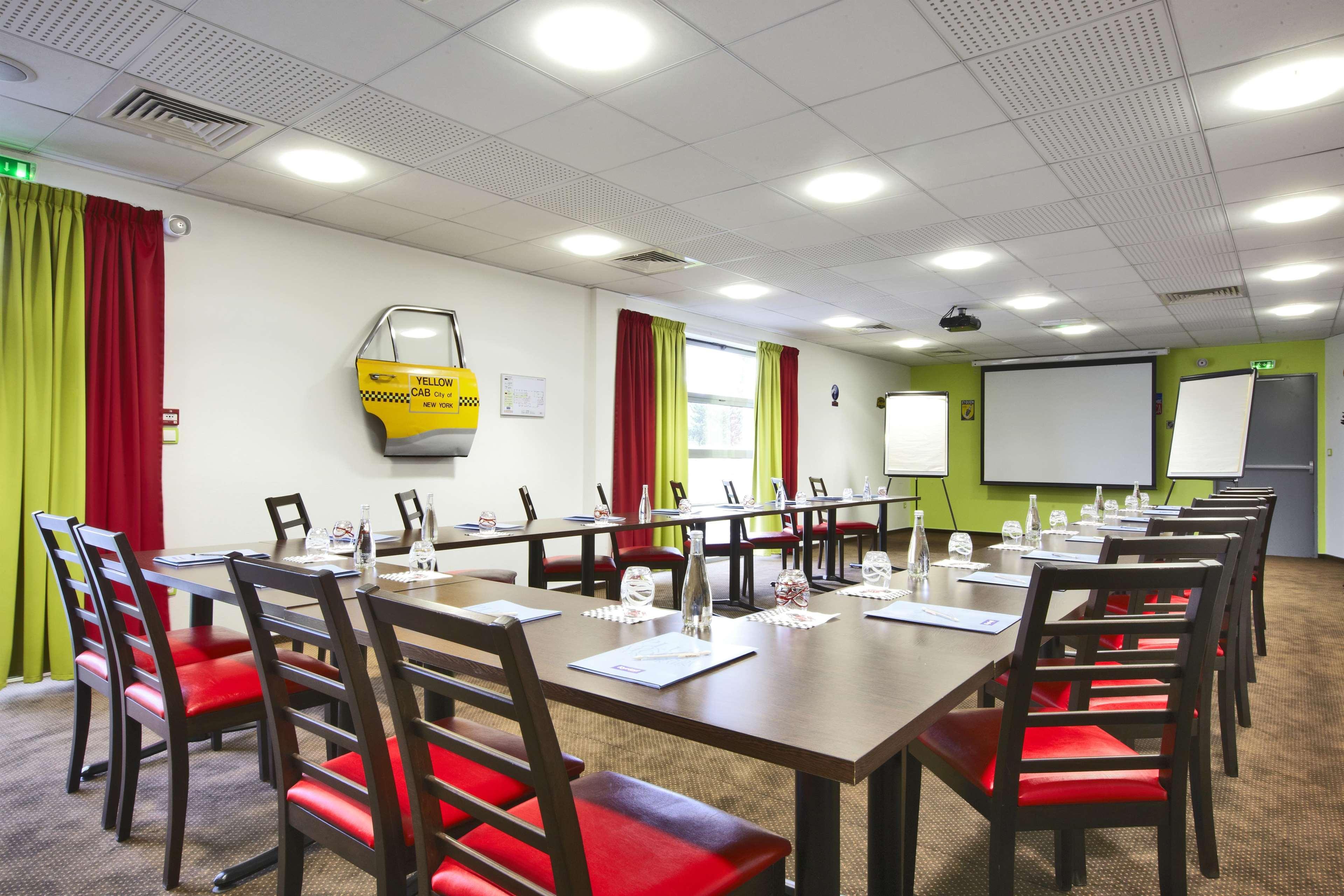 Enzo Hotels Metz Sud Augny By Kyriad Direct Екстер'єр фото