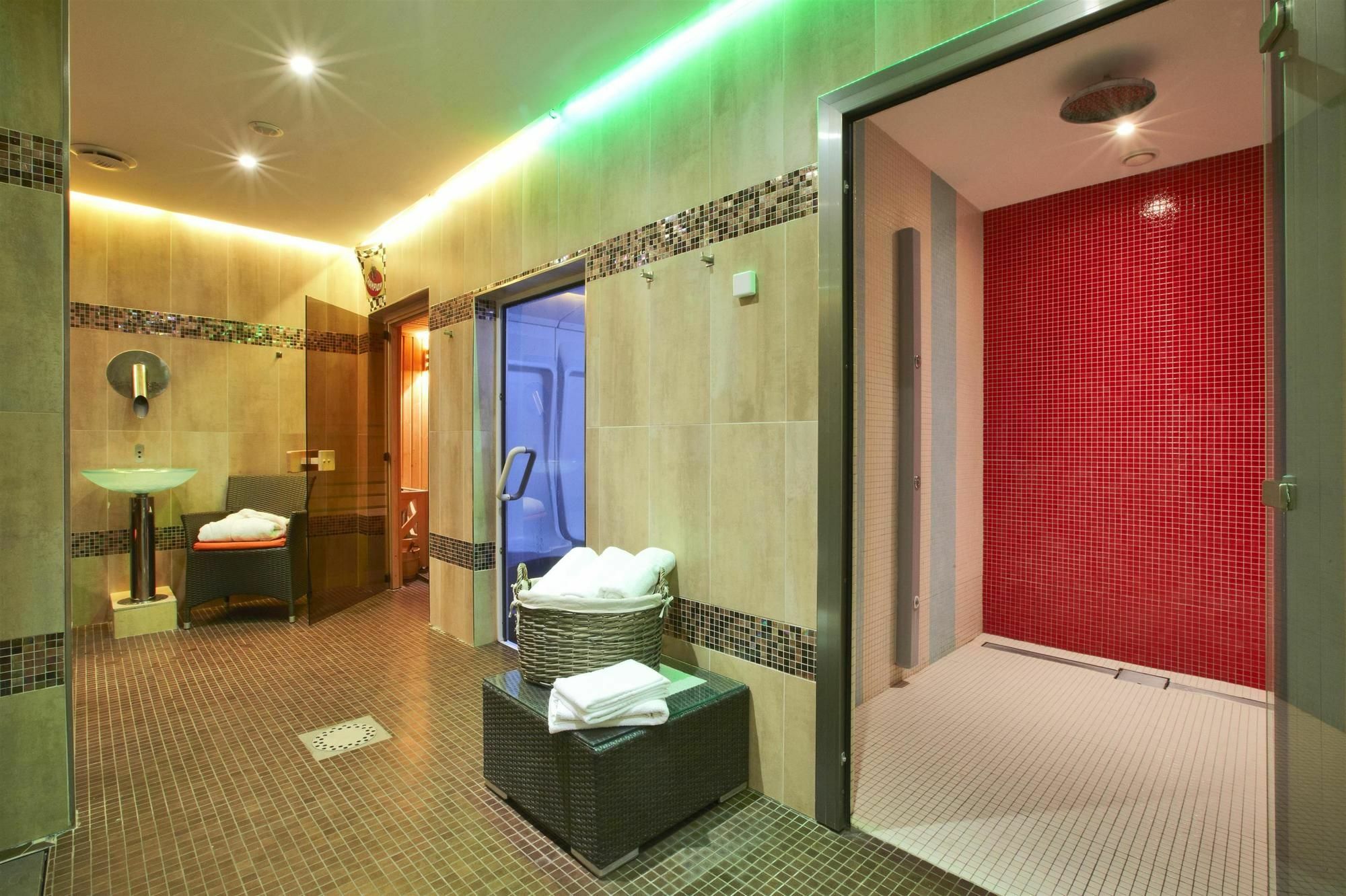 Enzo Hotels Metz Sud Augny By Kyriad Direct Екстер'єр фото