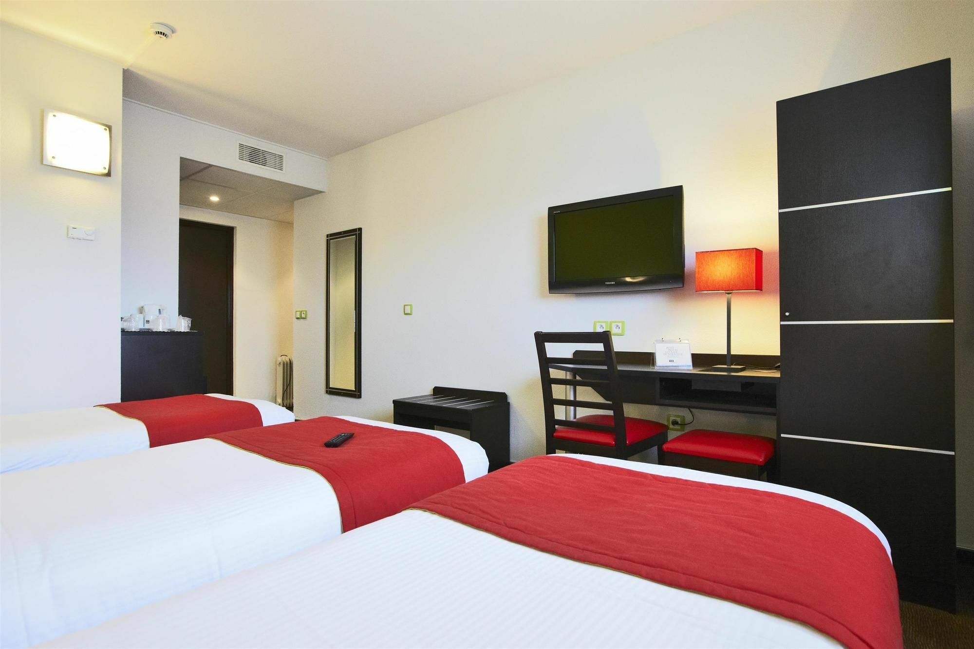 Enzo Hotels Metz Sud Augny By Kyriad Direct Екстер'єр фото